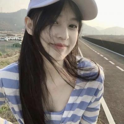 红妆问佳人